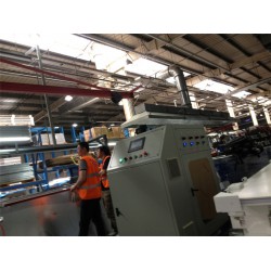 佰斯德機械制造優(yōu)質的防火門手動噴膠機出售——惠州防火門手動噴膠機供應