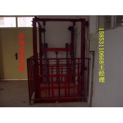 “二輪牽引式升降機哪家質量好”---濟南忠燕機械制造有限公司，專業(yè)生產銷售二輪牽引式升降機 ！