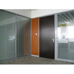 蘭州辦公玻璃隔斷設(shè)計 怎么買物超所值的辦公玻璃隔斷呢