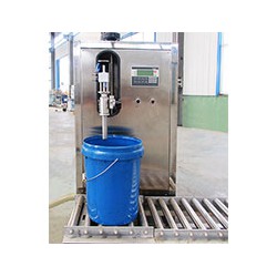 供應性價比高的油類灌裝機_潤滑油灌裝機