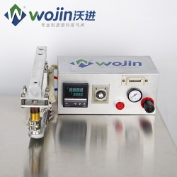 排氣閥、氣動(dòng)閥粘貼在袋子上，完成透氣 排氣閥壓閥機(jī)