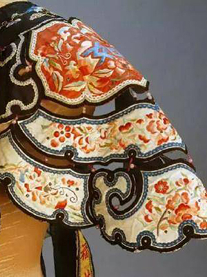 云肩，女人肩上的時尚風情