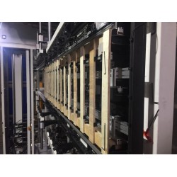 光伏托盤自動打釘機