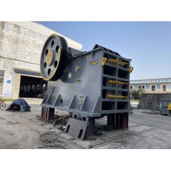 廢棄水泥塊破碎后能鋪路嗎？水泥塊破碎機有哪些？