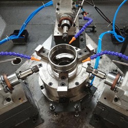 軸承圈－3軸氣動自動鉆孔機