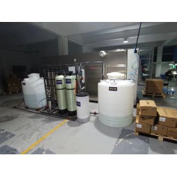 紡紗廠專業(yè)純水設(shè)備 泗陽1噸全自動反滲透設(shè)備 生產(chǎn)安裝調(diào)試